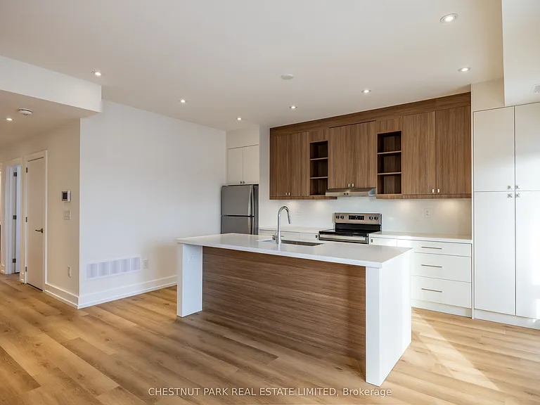29 Hatherley Rd #D — Photo 7