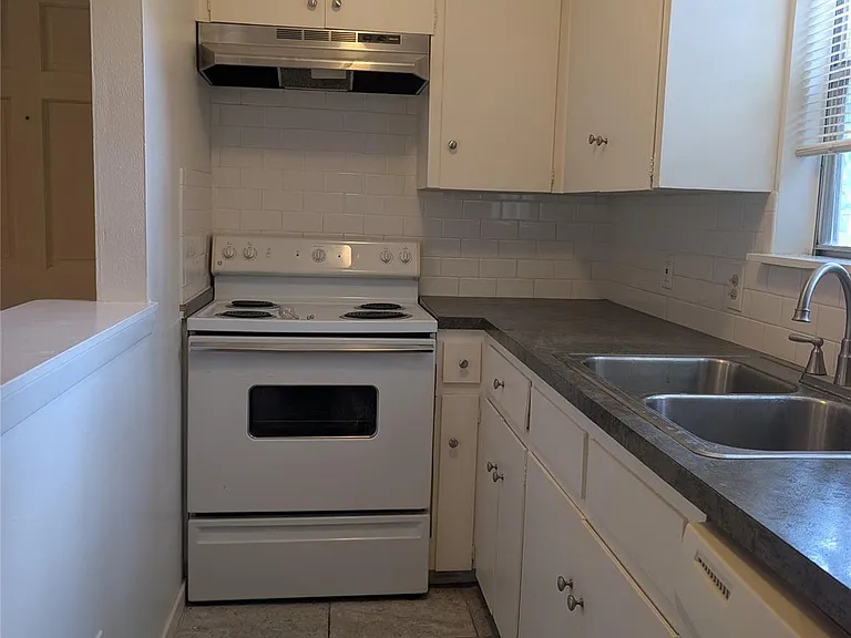3119 Tom Green St #2 — Photo 2