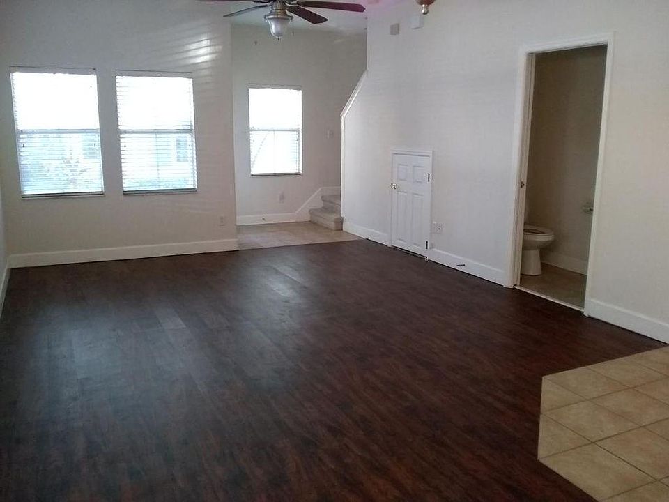 1st image of 642 Charles Ct S