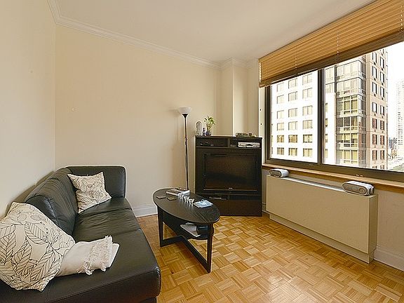 4th image of 400 E 90th St APT 15C