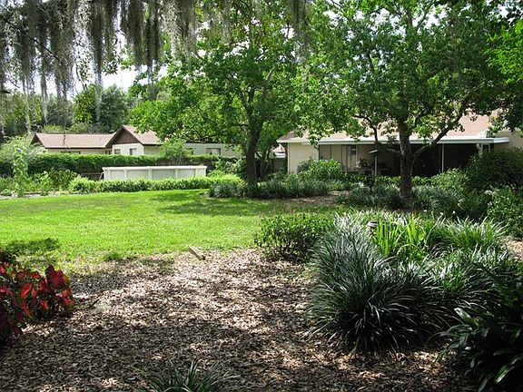 3rd image of 9524 Fitzsimmons Dr