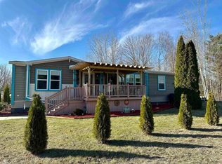 548 Twin Lakes Dr, Kimball, MI 48074