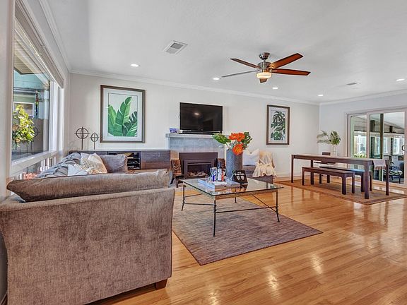 3rd image of 733 Rollingwood Drive