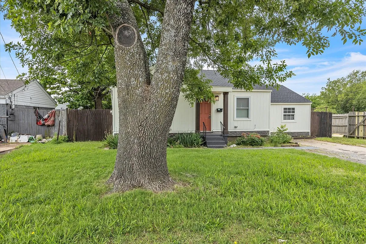 4 bed, 1201 sqft, $1,585 — Photo 3