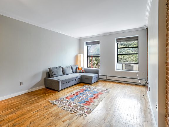 3rd image of 446 W 47th St APT 4F