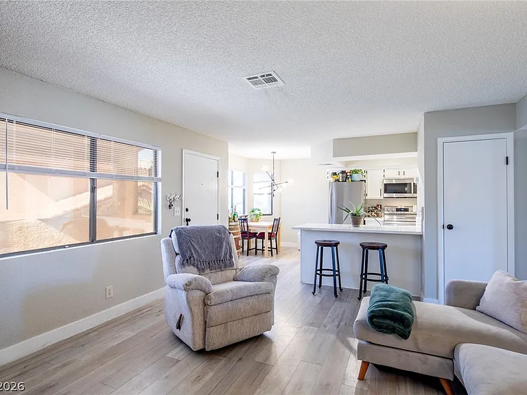 1212 Observation Dr #201 — Photo 9