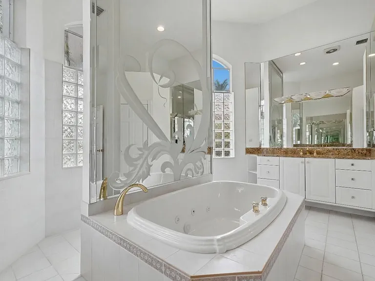 1716 NW 124th Way — Photo 54