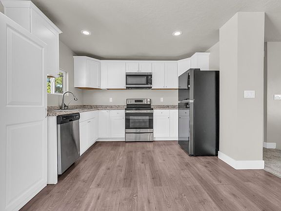 4th image of 4987 S Heath Ave