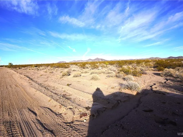 21476 N White Fox Dr, Willow Beach, AZ 86445