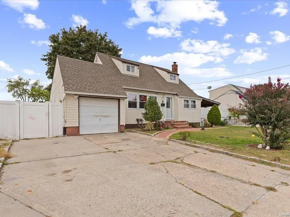 415 Elmore Street, Central Islip, NY 11722