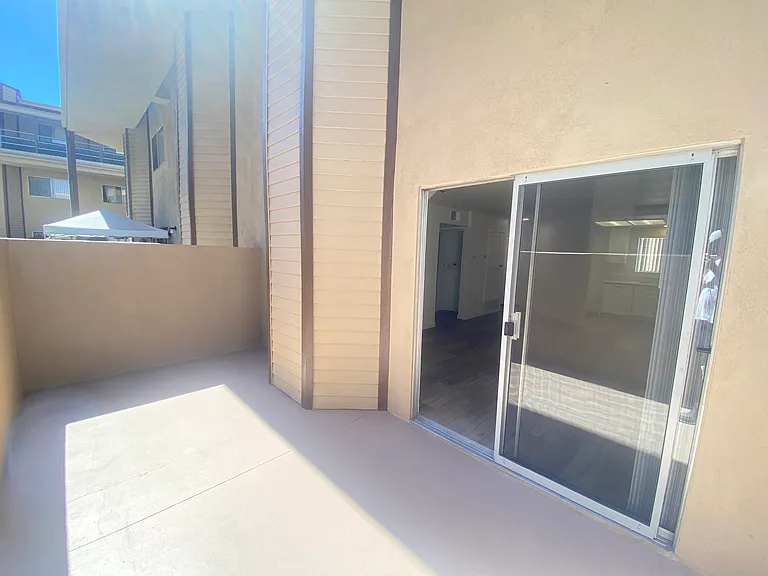 French Park Apartments — Photo 22