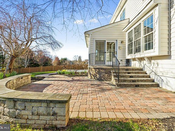 4th image of 5525 Hillsman Farm Ln