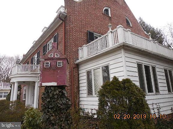 3rd image of 726 Greenhill Ave