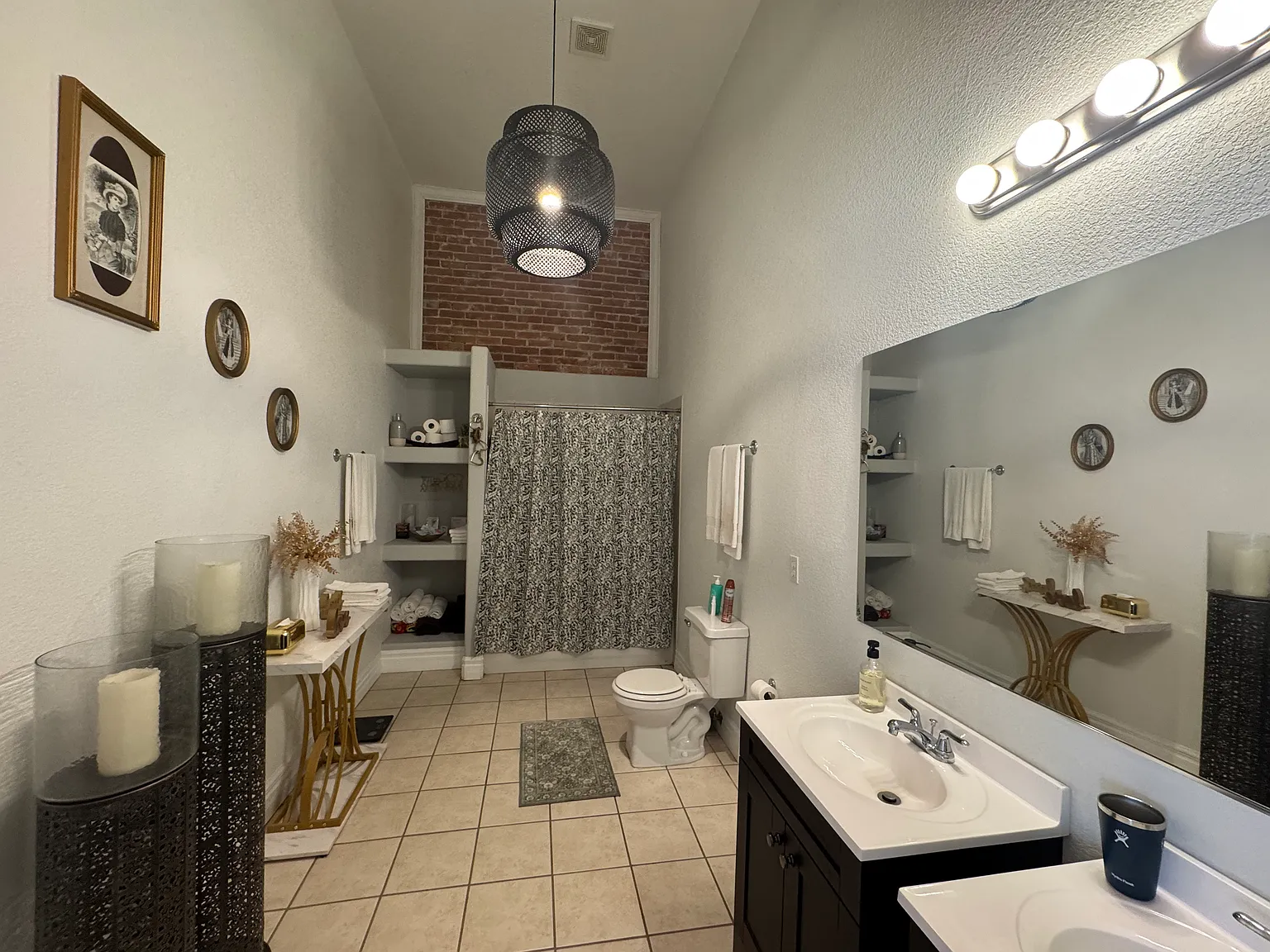 3 bed, 2896 sqft, $4,000 — Photo 3