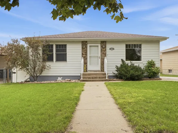 616 S Davison St, Mitchell, SD 57301