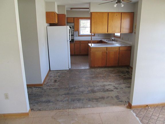 5th image of 406 E Water St