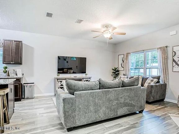 3rd image of 695 ORANGE Street
