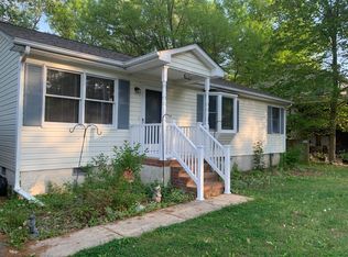 110 Locust Ave, Colonial Beach, VA 22443