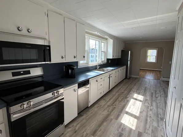 251 Alfred St #2, Biddeford, ME 04005