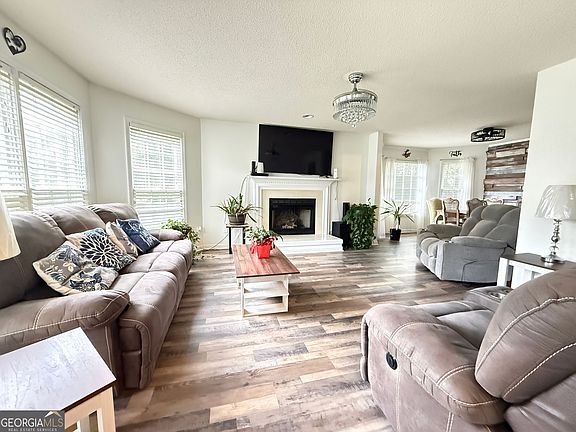 4th image of 308 Regal Way E