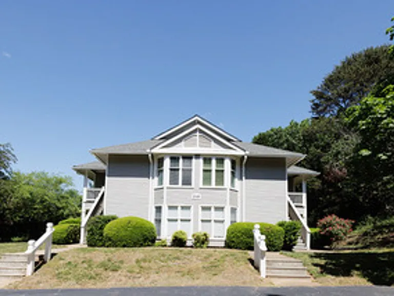 2831 Edridge Ct #202 — Photo 8