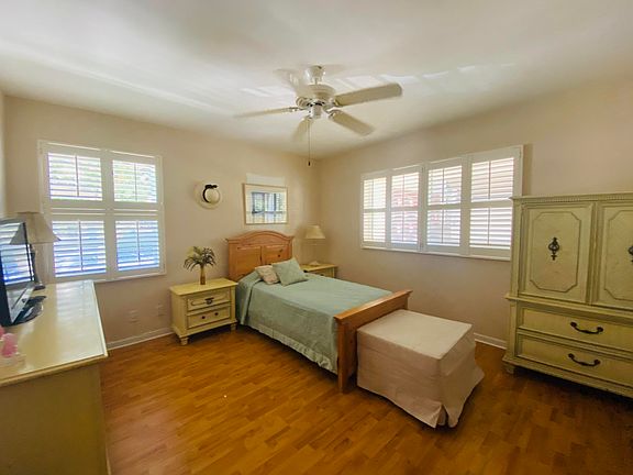 3rd image of 80 Venetian Dr APT S100