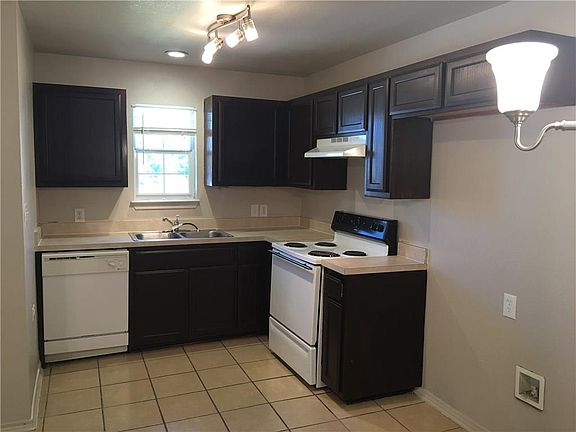 4th image of 5225 Calloway St Unit B