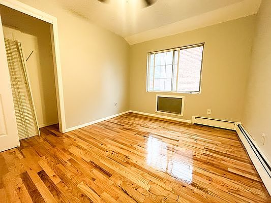 2nd image of 1320 E 55th St #2