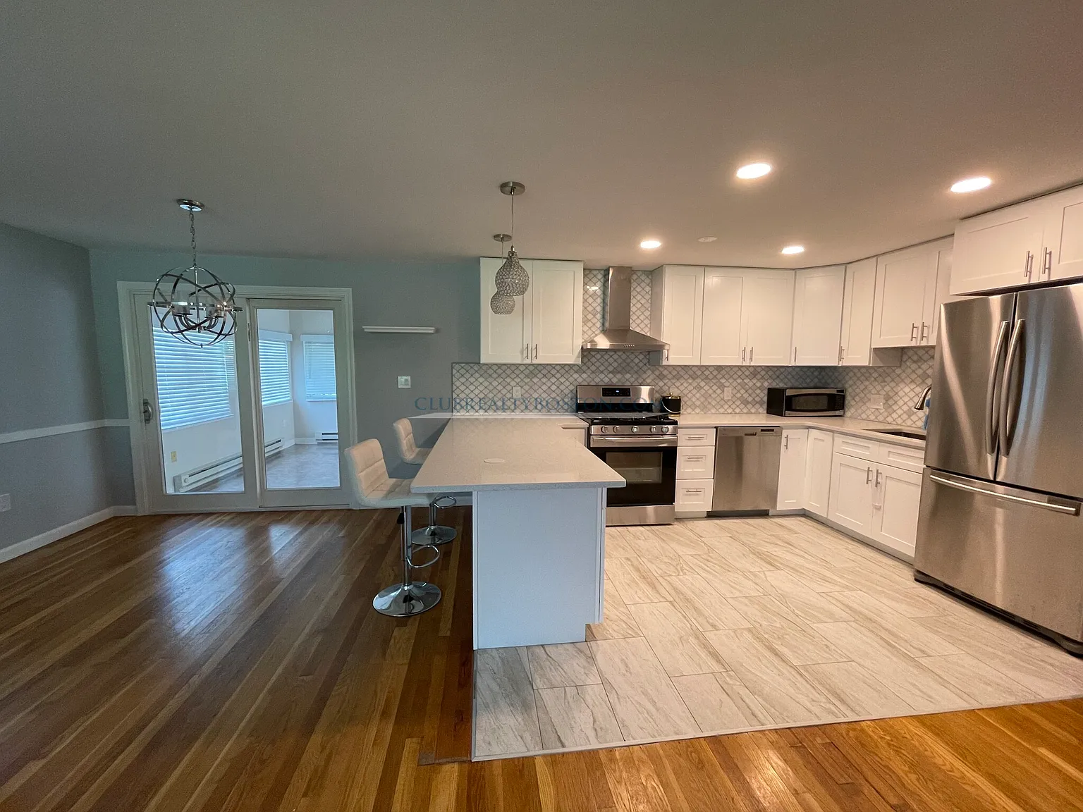 5 bed, 2.0 bath, 2100 sqft, $900 — Photo 4