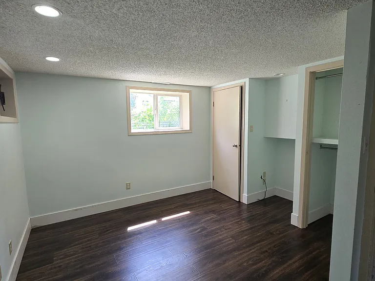 614 21st Ave NE #B — Photo 7