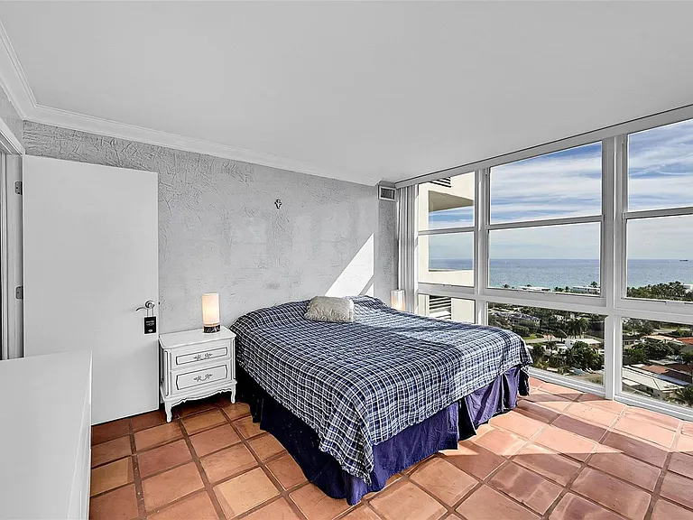 2841 N Ocean Blvd #1801 — Photo 32