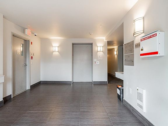 2nd image of 13883 Laurel Dr #313