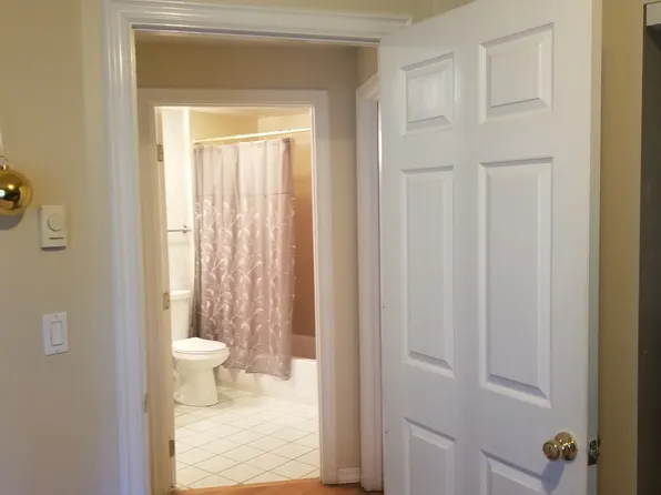 (undisclosed Address), Kirkland, WA 98034