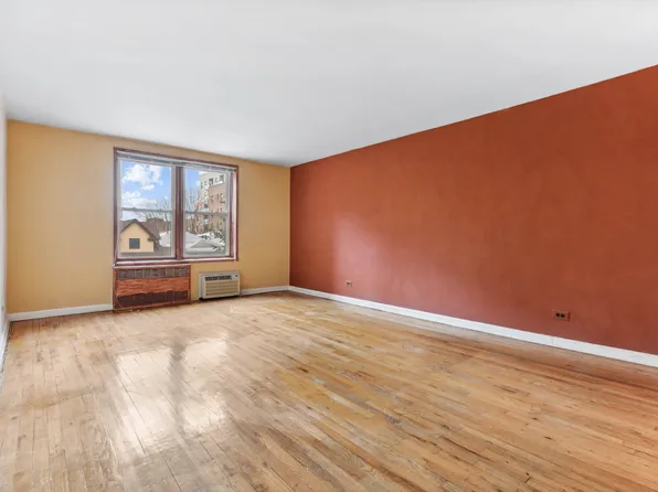 1717 East 18th Street image 1 of 7