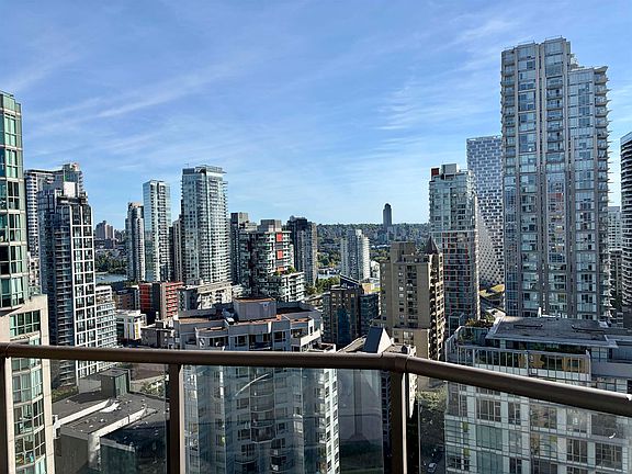 2nd image of 1189 Howe St #2607
