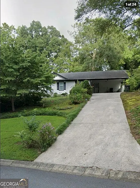 4 bed, 2.0 bath, 1400 sqft, $2,200 — Photo 1