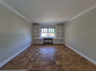 1602 W Abingdon Dr APT 201, Alexandria, VA 22314