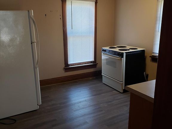 2nd image of 107 E Hammond St APT B