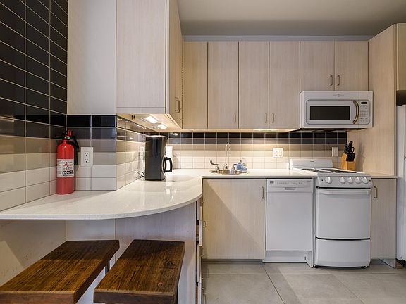 U62 Kitchen