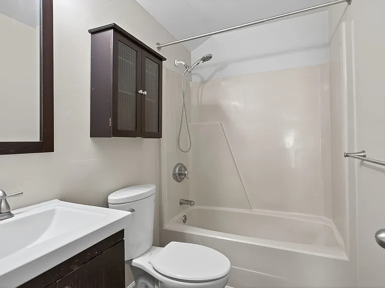 5677 Rushmere Dr — Photo 20