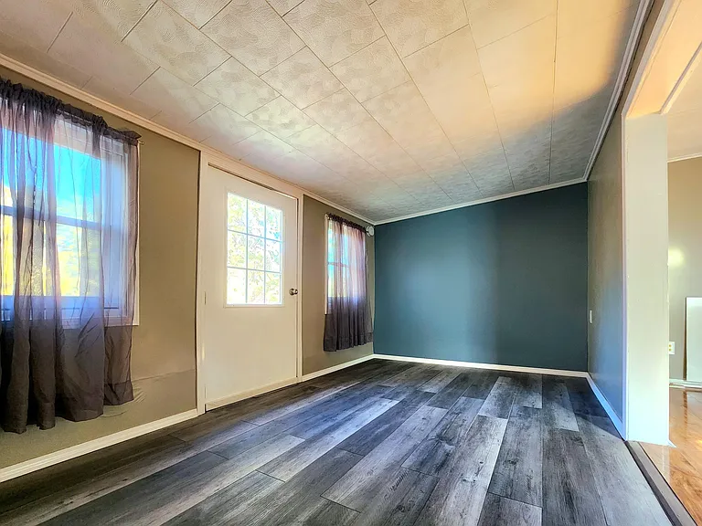 11 Westminster Park — Photo 5