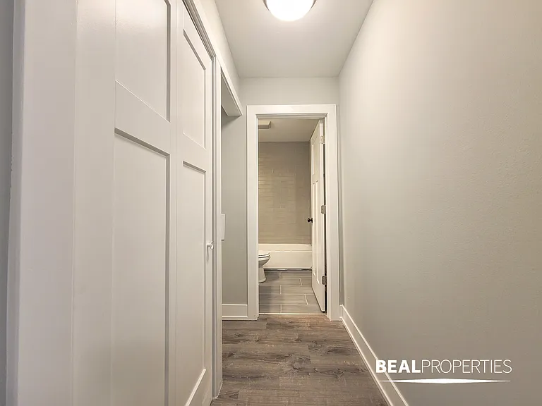 530 W Surf — Photo 26