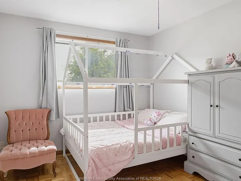 1646 Langlois Ave — Photo 20