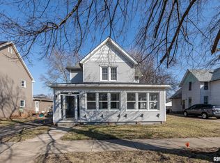 1013 Broadway St, Pekin, IL