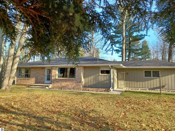 1032 Margo St, Tawas City, MI 48763