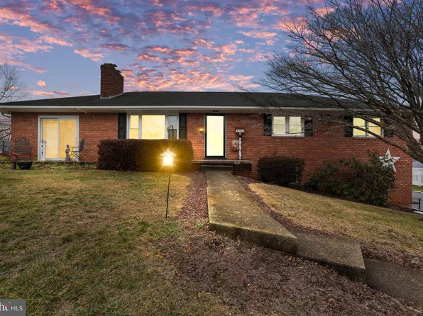 16024 Plumtree Ln, Williamsport, MD 21795