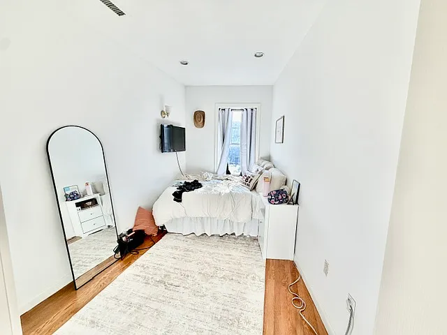 111 Salem St #2 — Photo 9