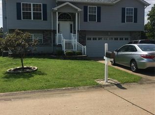 3021 Apple Blossom Ct, High Ridge, MO 63049