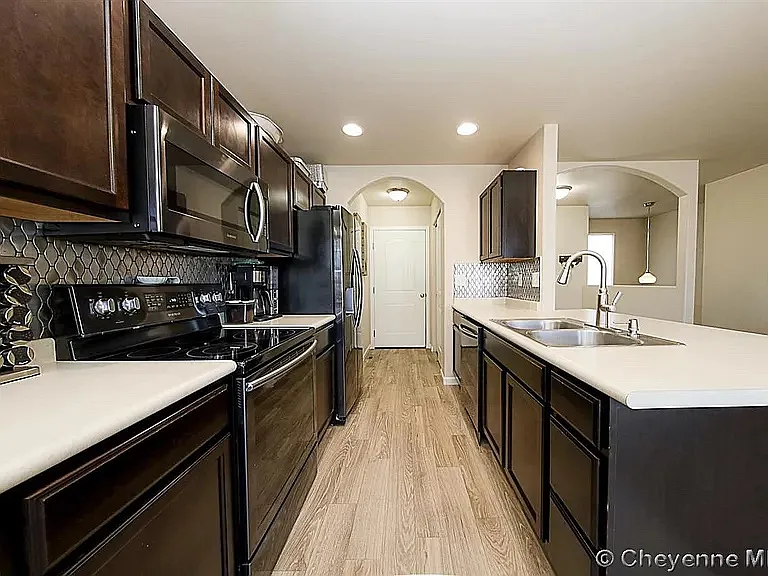 609 Cherry St — Photo 2