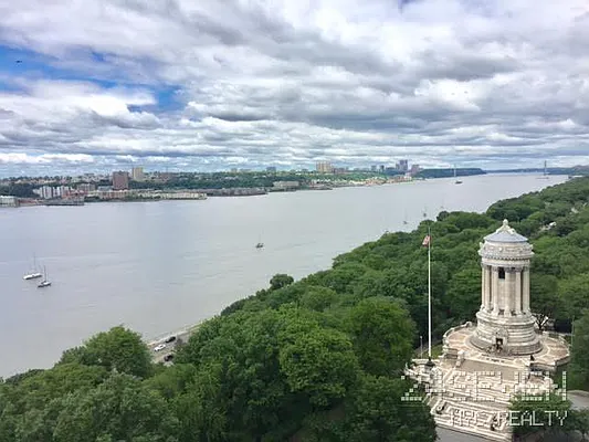 Rented by 24 7 NYC Realty Inc. | media 37